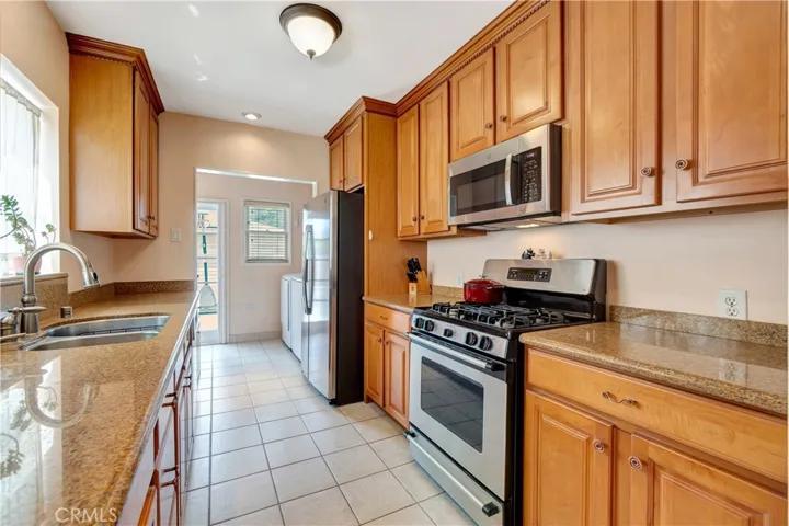 3733 Rose Avenue, Long Beach, California 90807