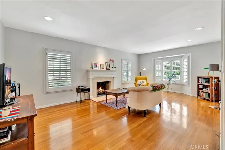 3733 Rose Avenue, Long Beach, California 90807