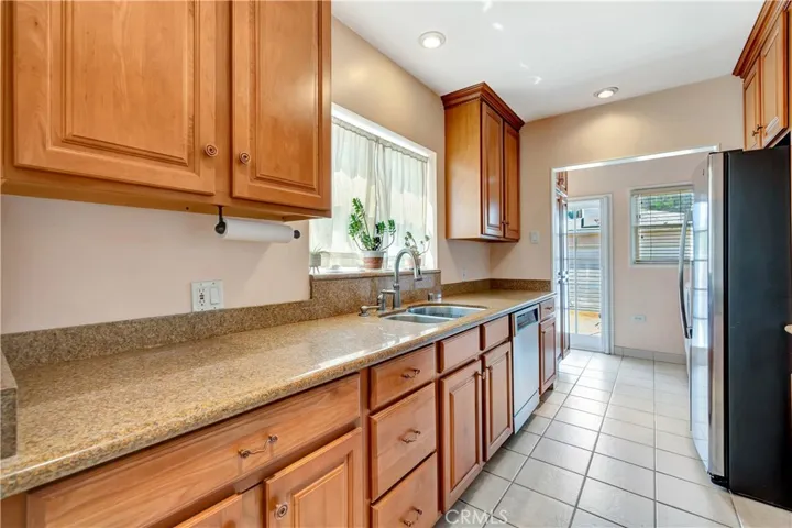 3733 Rose Avenue, Long Beach, California 90807