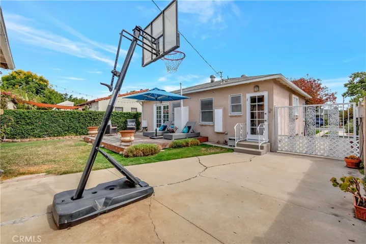 3733 Rose Avenue, Long Beach, California 90807