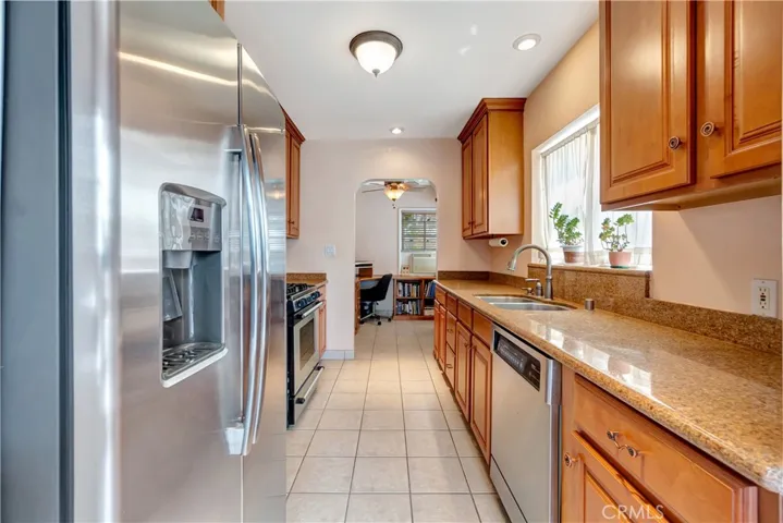 3733 Rose Avenue, Long Beach, California 90807