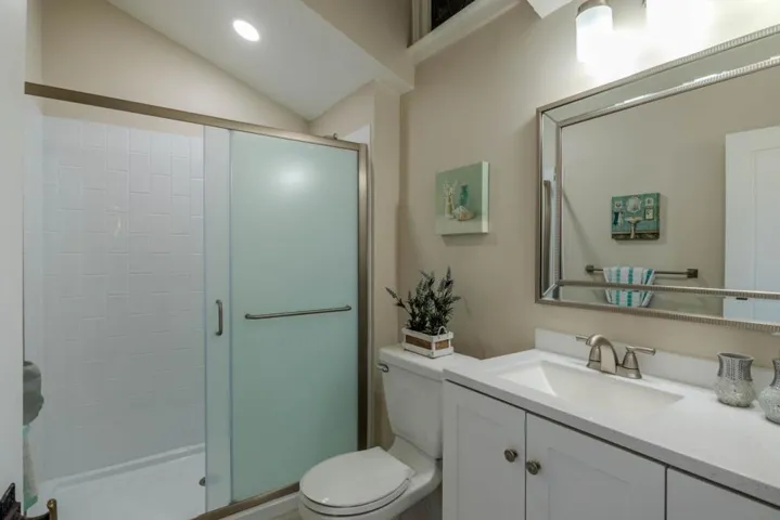 4815 Hecker Pass Road, Gilroy, California 95020