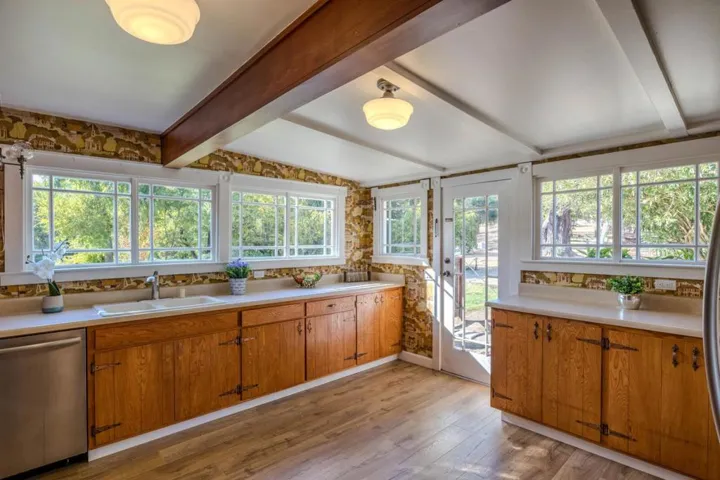 4815 Hecker Pass Road, Gilroy, California 95020
