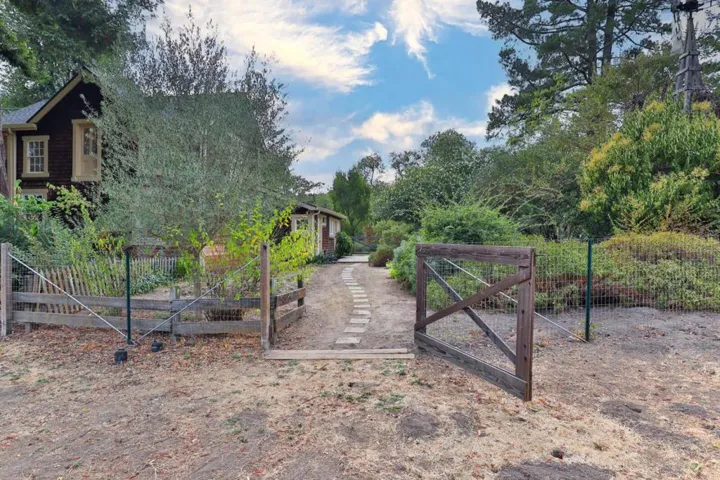 4815 Hecker Pass Road, Gilroy, California 95020