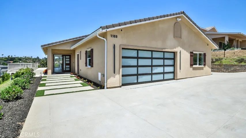 1198 Barbara Drive, Vista, California 92084
