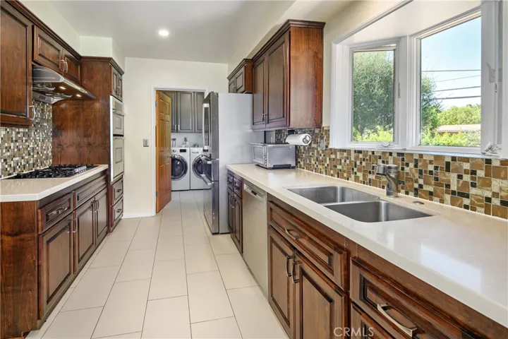 26813 Springcreek Road, Rancho Palos Verdes, California 90275