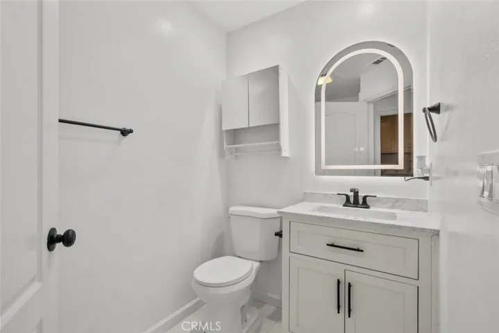 23536 Summerglen Place, Valencia, California 91354