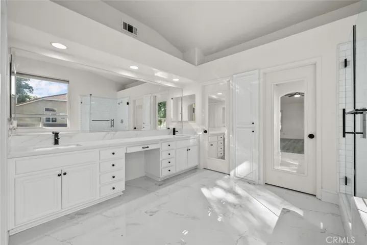23536 Summerglen Place, Valencia, California 91354