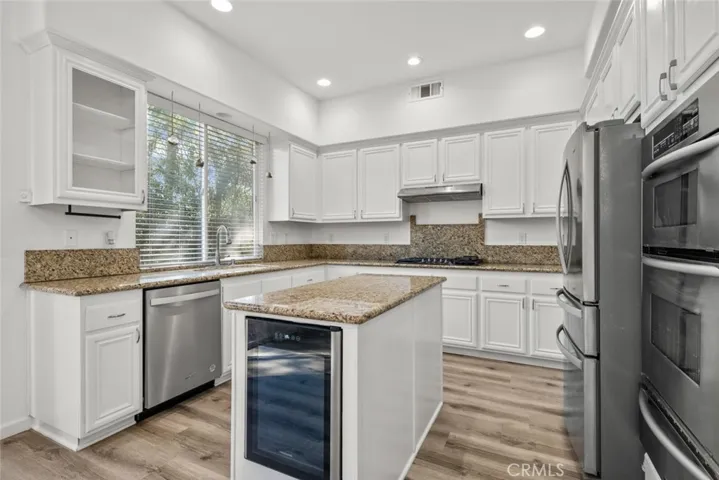 23536 Summerglen Place, Valencia, California 91354