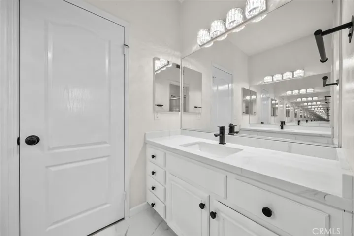 23536 Summerglen Place, Valencia, California 91354