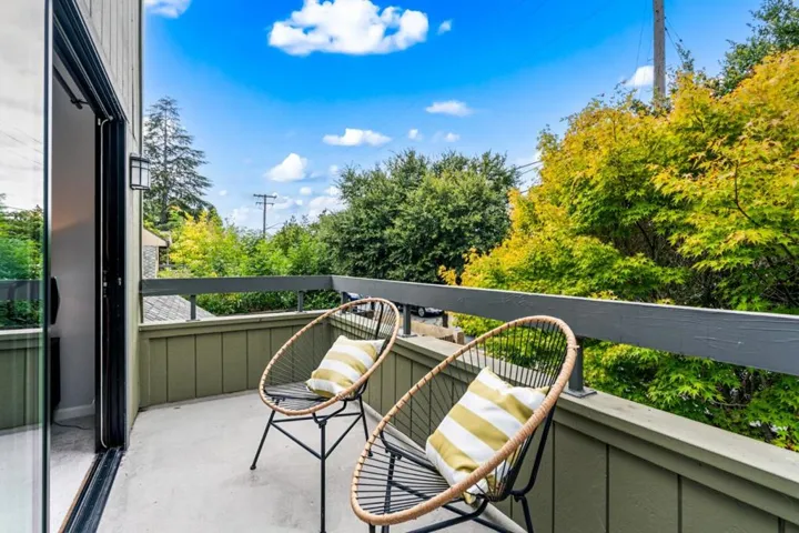 670 San Antonio Road 6, Palo Alto, California 94306