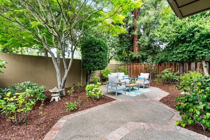 670 San Antonio Road 6, Palo Alto, California 94306