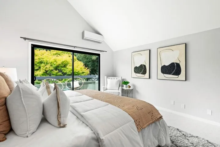 670 San Antonio Road 6, Palo Alto, California 94306