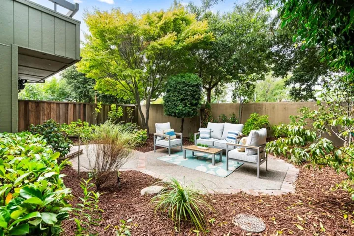 670 San Antonio Road 6, Palo Alto, California 94306