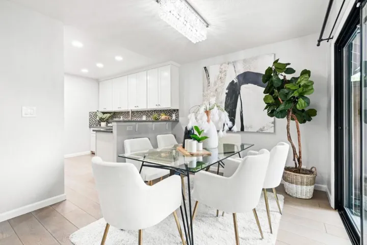 670 San Antonio Road 6, Palo Alto, California 94306
