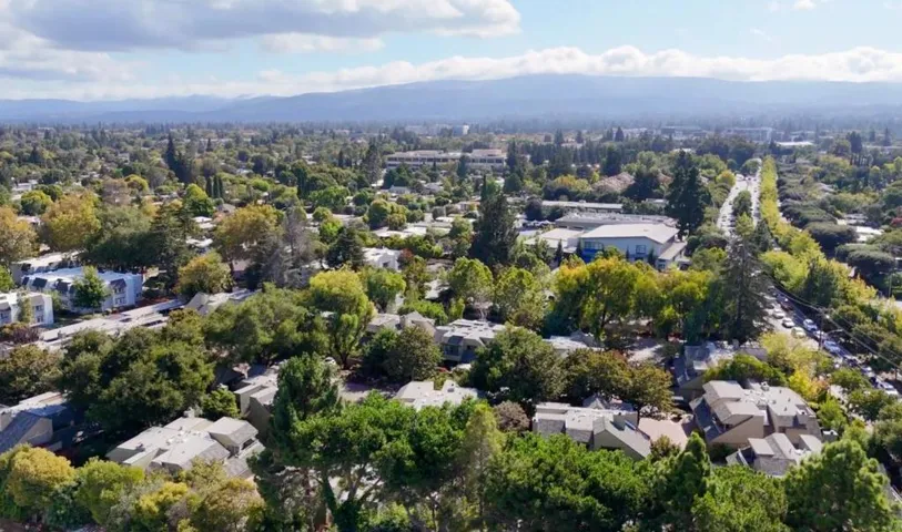 670 San Antonio Road 6, Palo Alto, California 94306