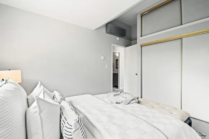 670 San Antonio Road 6, Palo Alto, California 94306