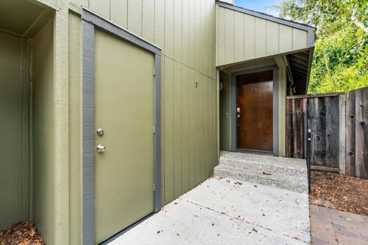 670 San Antonio Road 6, Palo Alto, California 94306