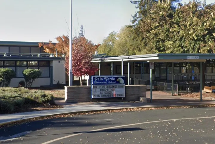 670 San Antonio Road 6, Palo Alto, California 94306