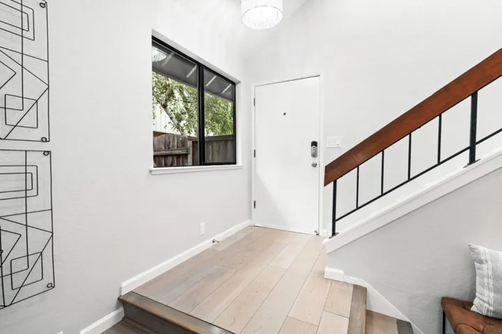 670 San Antonio Road 6, Palo Alto, California 94306