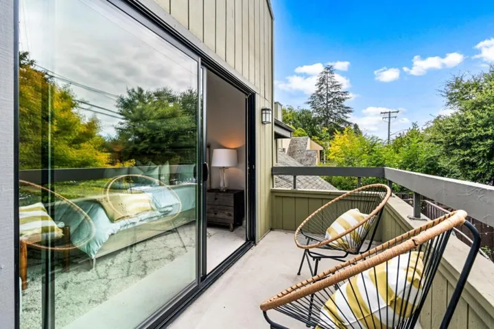 670 San Antonio Road 6, Palo Alto, California 94306