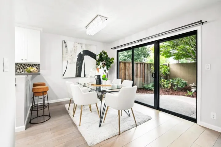 670 San Antonio Road 6, Palo Alto, California 94306