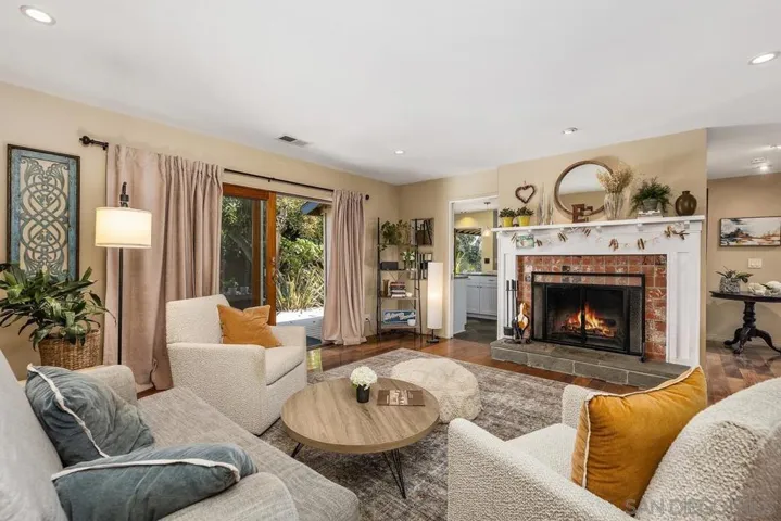 438 S Nardo Ave., Solana Beach, California 92075