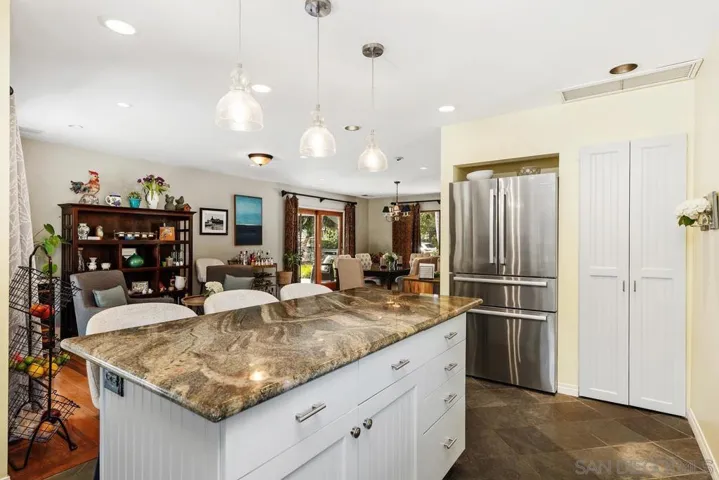 438 S Nardo Ave., Solana Beach, California 92075