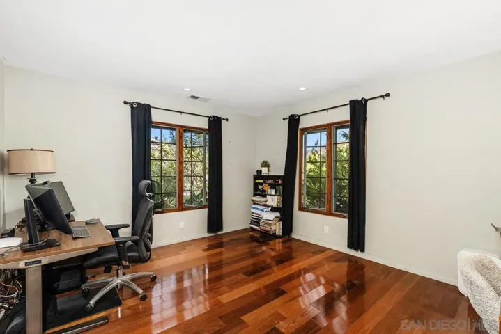 438 S Nardo Ave., Solana Beach, California 92075