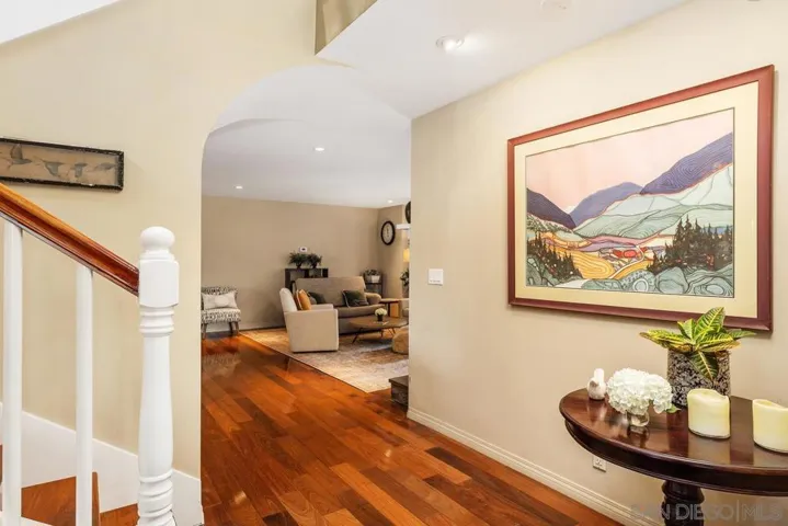 438 S Nardo Ave., Solana Beach, California 92075