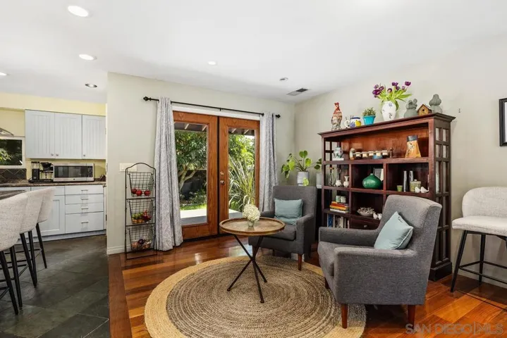 438 S Nardo Ave., Solana Beach, California 92075