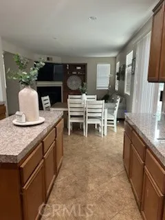 Family Kitchen to family room