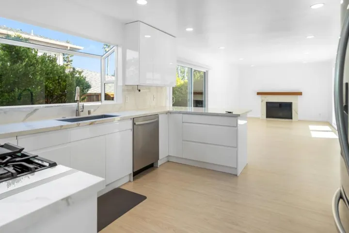 2748 Waltham Cross Street, Belmont, California 94002
