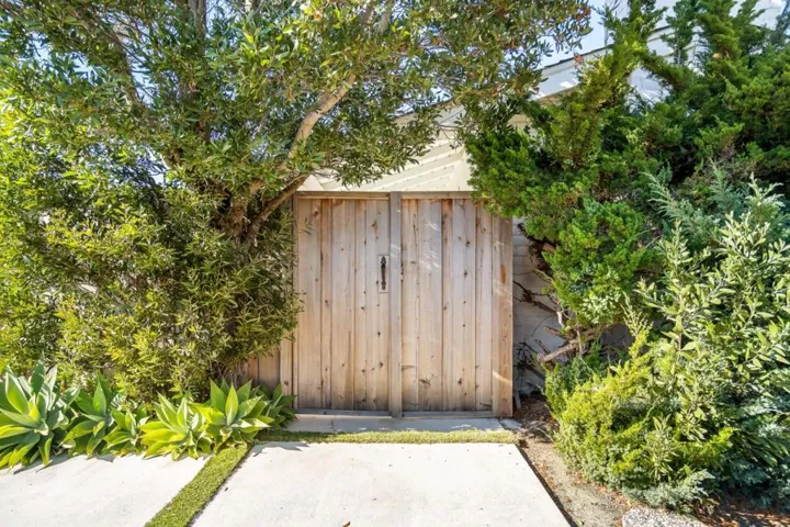 2748 Waltham Cross Street, Belmont, California 94002