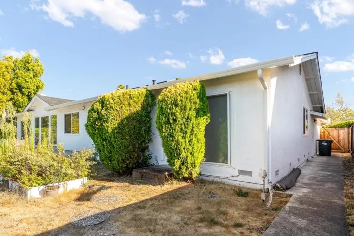 2748 Waltham Cross Street, Belmont, California 94002