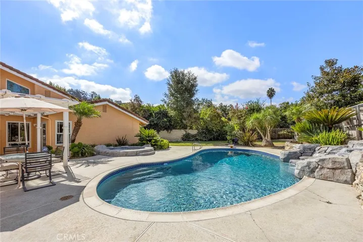 1821 Via Luna Drive, La Habra Heights, California 90631