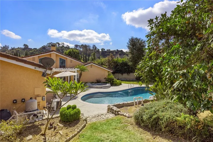 1821 Via Luna Drive, La Habra Heights, California 90631