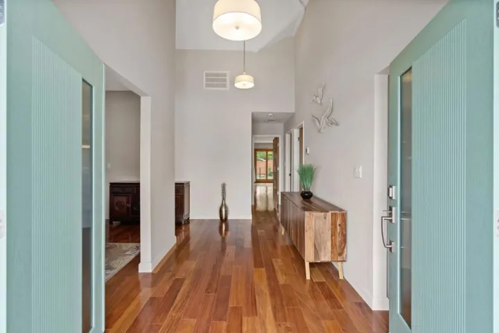 2545 Eaton Avenue, San Carlos, California 94070