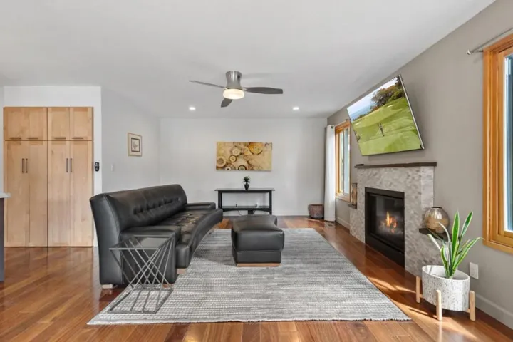 2545 Eaton Avenue, San Carlos, California 94070