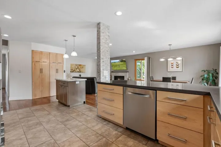 2545 Eaton Avenue, San Carlos, California 94070