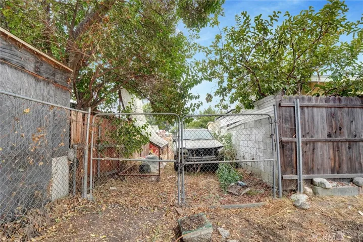 14047 Beaver Street, Sylmar, California 91342