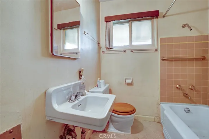 14047 Beaver Street, Sylmar, California 91342