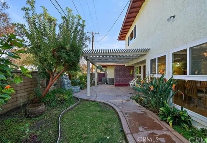 2121 W Niobe Avenue, Anaheim, California 92804