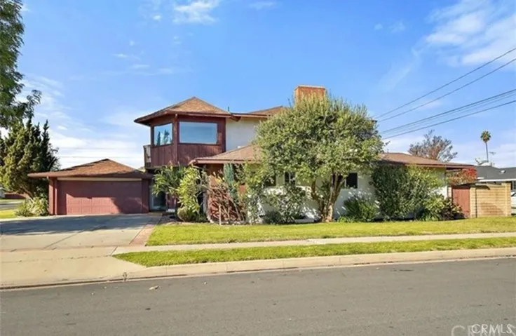 2121 W Niobe Avenue, Anaheim, California 92804