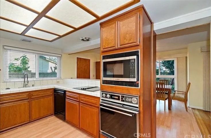 2121 W Niobe Avenue, Anaheim, California 92804