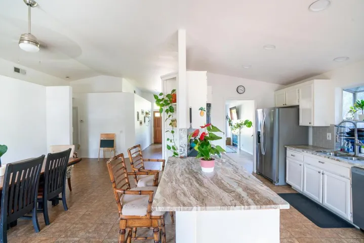 103 S Mercedes Rd., Fallbrook, California 92028
