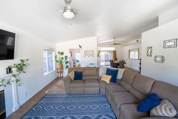 103 S Mercedes Rd., Fallbrook, California 92028