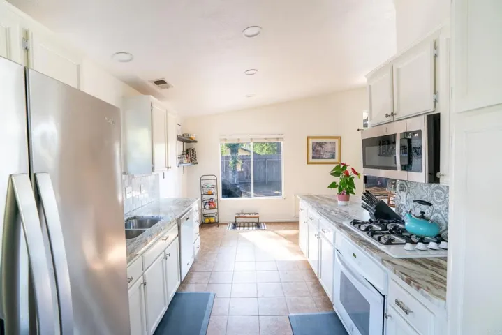 103 S Mercedes Rd., Fallbrook, California 92028