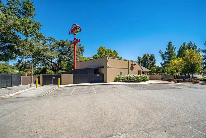 1144 Black Oak Drive, Paso Robles, California 93446
