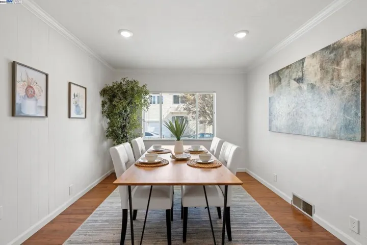 2548 Macarthur Blvd, Oakland, California 94602